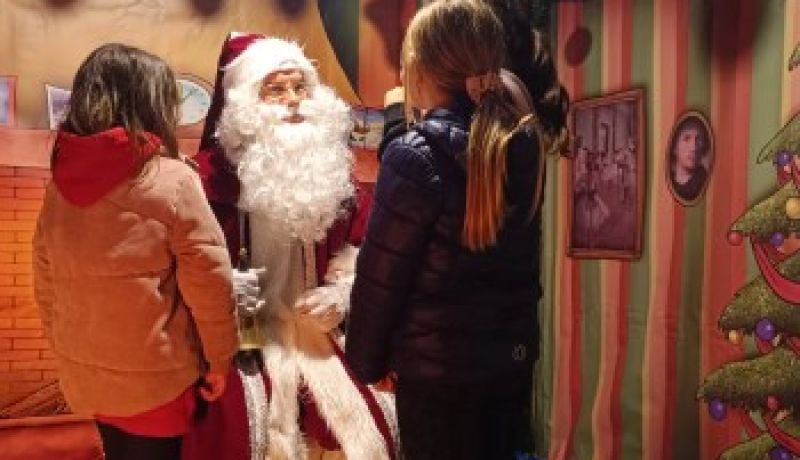 Χριστούγεννα γεμάτα φως και χαμόγελα στην Κόρινθο – Συνεχίζεται η λειτουργία του Χριστουγεννιάτικου Χωριού